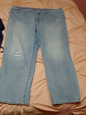 NWOT.  Chico's Light Blue Denim So Slimming Girlfriend Jeans